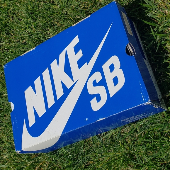 Nike SB OG (Skunk) - Picture 3 of 9
